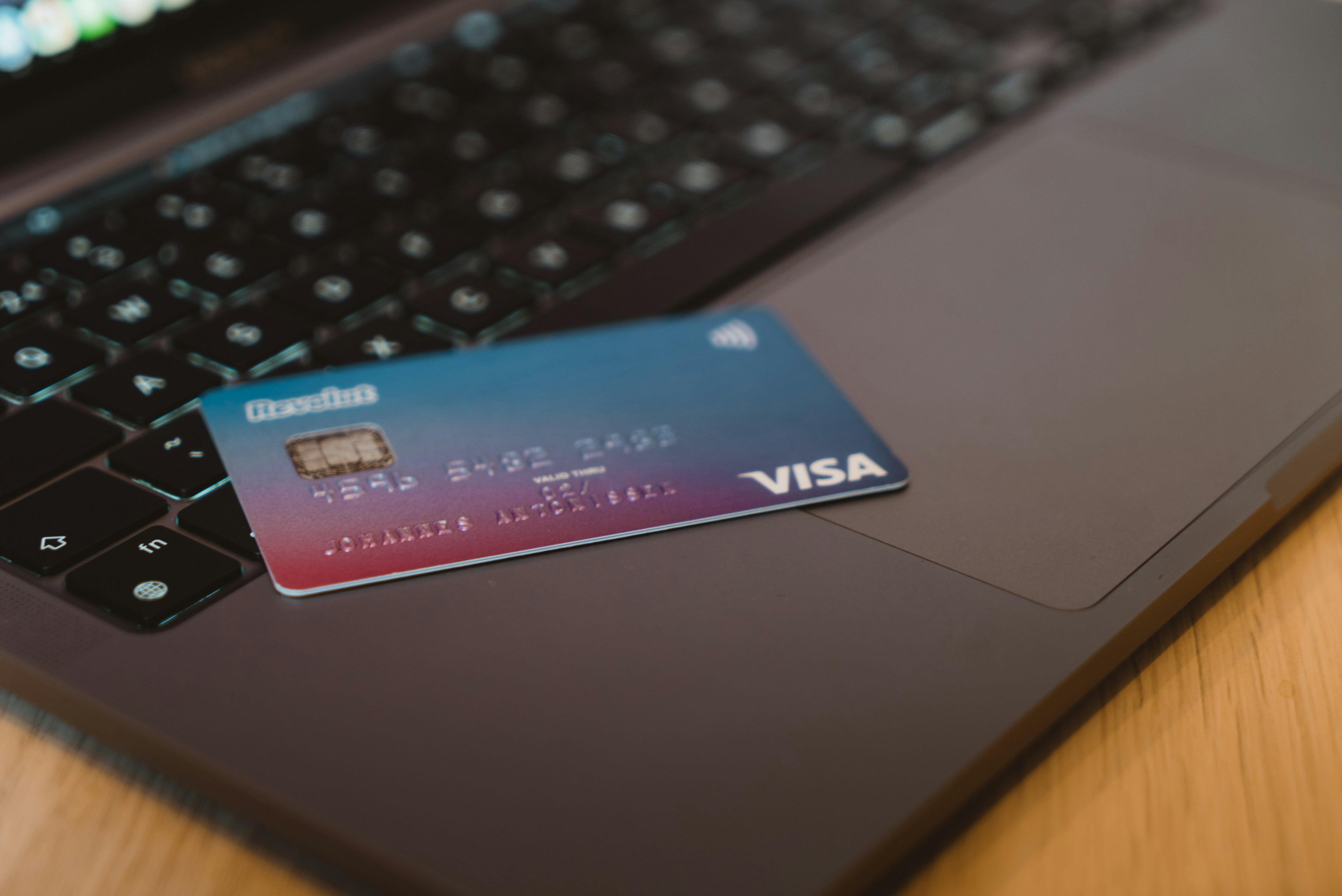 pc e carta credito.jpg